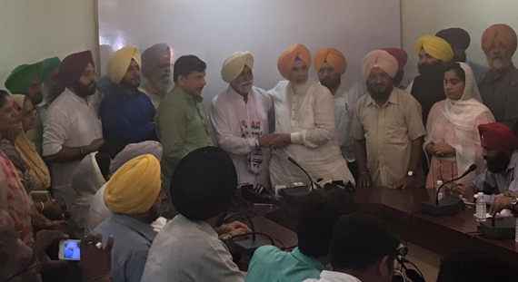 Joining of AAP Chhotepur and sanjay singh 02