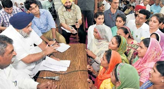 sukhbir badal at balachaur sangat darshan