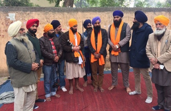  ਗੁਰਪਿਆਰ ਸਿੰਘ, ਗੁਰਪ੍ਰੀਤ ਸਿੰਘ ਗੁਰੀ ਅਤੇ ਚਰਨਪ੍ਰੀਤ ਸਿੰਘ ਧਾਲੀਵਾਲ ਜੰਤਰ ਮੰਤਰ ਰੋਡ ‘ਤੇ ਭੁੱਖ ਹੜਤਾਲ ‘ਤੇ ਬੈਠੇ 